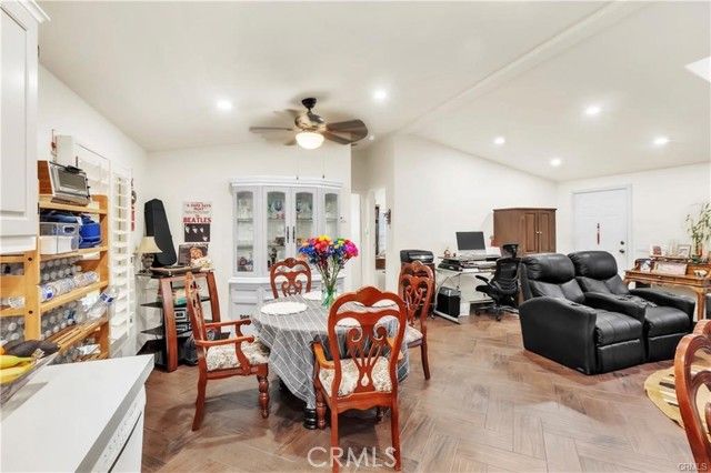 24425 Woolsey Canyon Road 132, Canoga Park (los Angeles), CA 91304