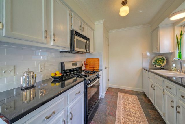 10606 Barnhill DR, Austin, TX 78758