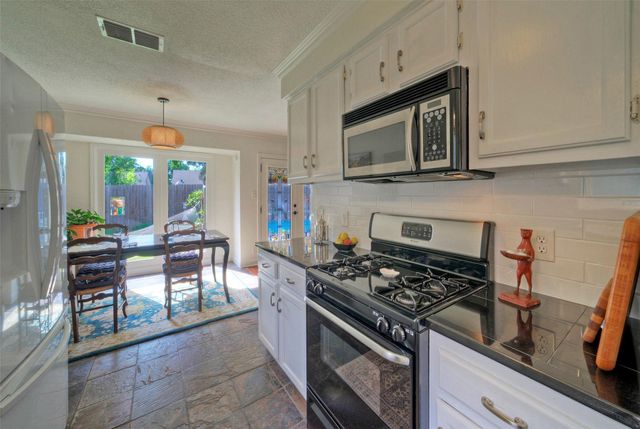 10606 Barnhill DR, Austin, TX 78758