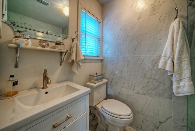 10606 Barnhill DR, Austin, TX 78758