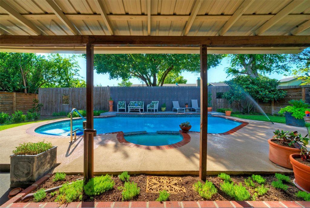 10606 Barnhill DR, Austin, TX 78758