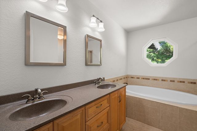 100 May Ct, Folsom, CA 95630