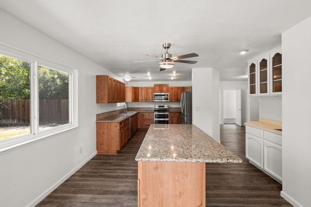 100 May Ct, Folsom, CA 95630