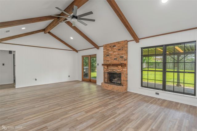8669 Chalmette Drive, Shreveport, LA 71115