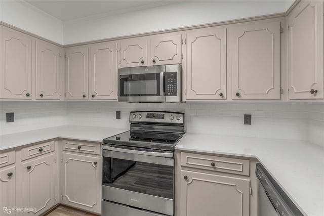 8669 Chalmette Drive, Shreveport, LA 71115