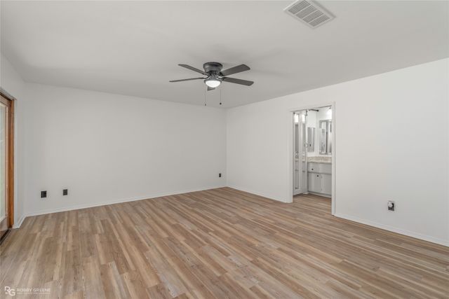 8669 Chalmette Drive, Shreveport, LA 71115