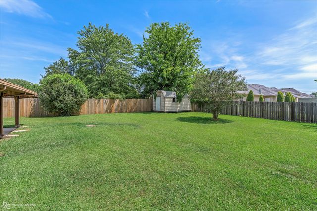 8669 Chalmette Drive, Shreveport, LA 71115