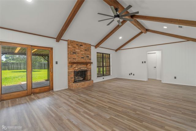 8669 Chalmette Drive, Shreveport, LA 71115