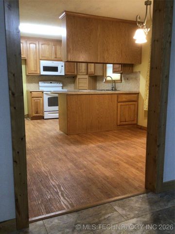 205 Keirsey Korner, Pryor, OK 74361