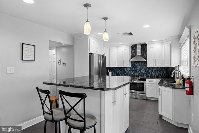 14 PEREGRINE DR, Voorhees, NJ 08043