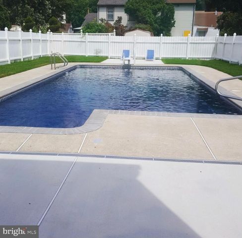 14 PEREGRINE DR, Voorhees, NJ 08043
