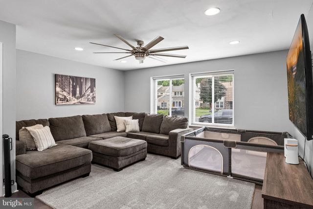 14 PEREGRINE DR, Voorhees, NJ 08043