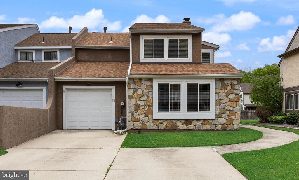 14 PEREGRINE DR, Voorhees, NJ 08043