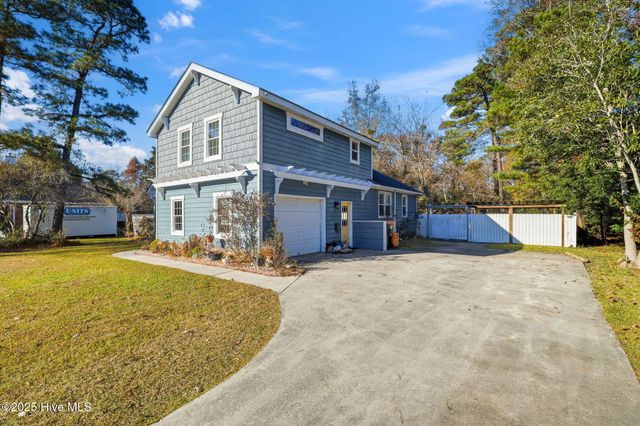 3206 Monticello Drive, Wilmington, NC 28405