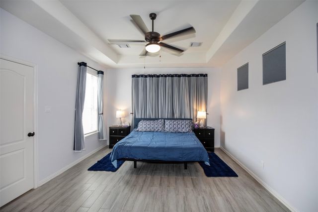 601 Canyon Crest Drive, League City, TX 77573