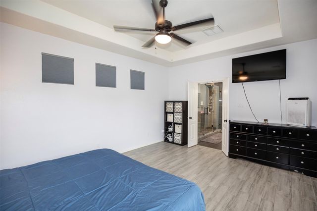 601 Canyon Crest Drive, League City, TX 77573