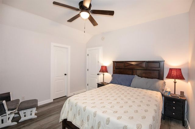 601 Canyon Crest Drive, League City, TX 77573