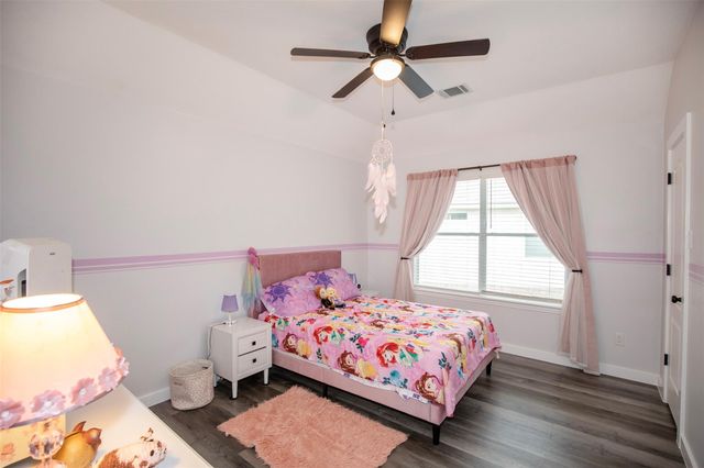 601 Canyon Crest Drive, League City, TX 77573