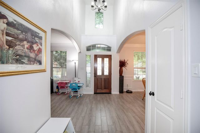 601 Canyon Crest Drive, League City, TX 77573