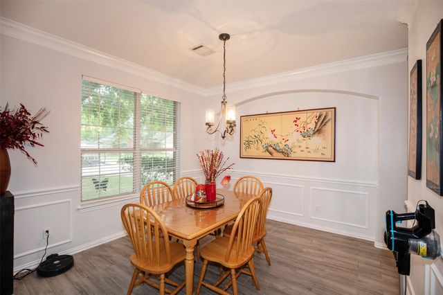 601 Canyon Crest Drive, League City, TX 77573