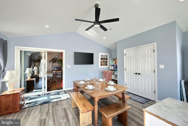 1975 SMITH STATION RD, Hanover, PA 17331