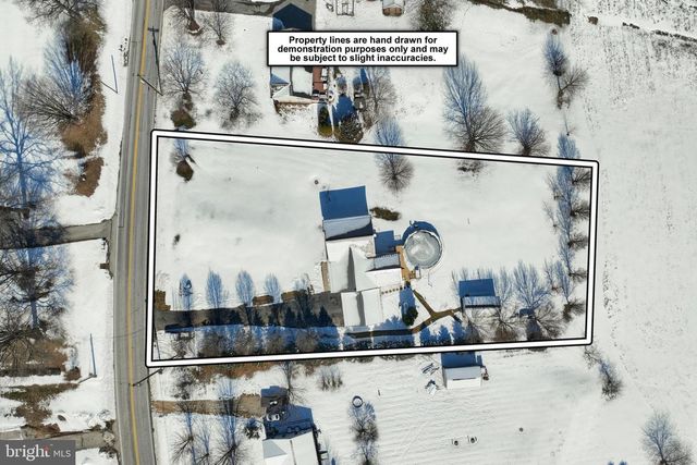 1975 SMITH STATION RD, Hanover, PA 17331