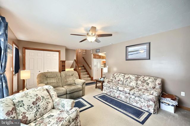 1975 SMITH STATION RD, Hanover, PA 17331