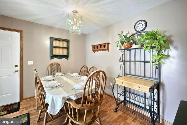 1975 SMITH STATION RD, Hanover, PA 17331