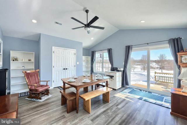 1975 SMITH STATION RD, Hanover, PA 17331