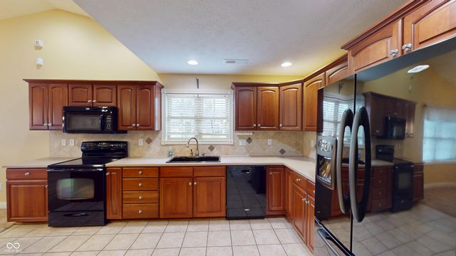 7804 Rosa Drive, Indianapolis, IN 46237