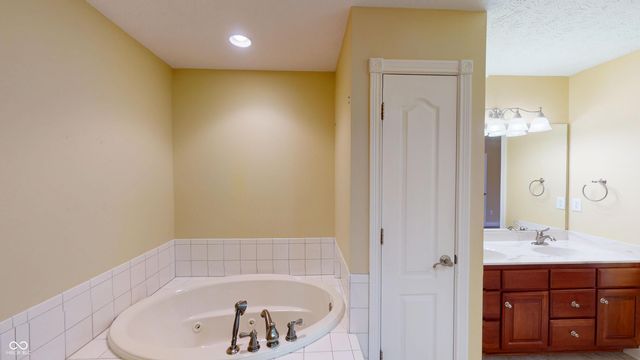 7804 Rosa Drive, Indianapolis, IN 46237