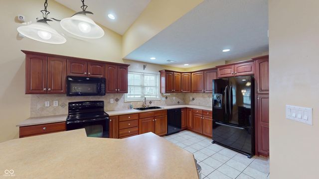 7804 Rosa Drive, Indianapolis, IN 46237