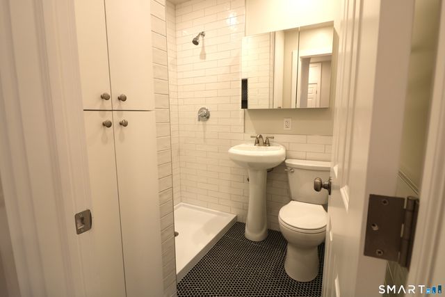 6 Mary Street, Shelton, CT 06484