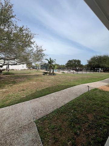 140 Lavaca Circ, Rockport, TX 78382