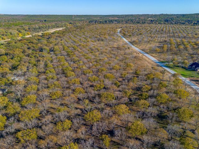 3030 E Landings N, Granbury, TX 76049