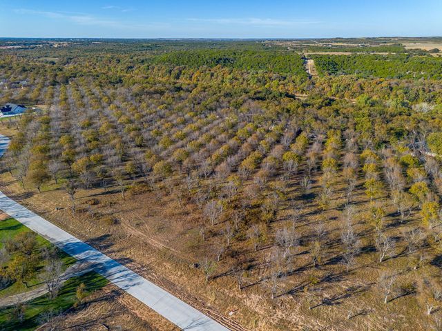 3030 E Landings N, Granbury, TX 76049