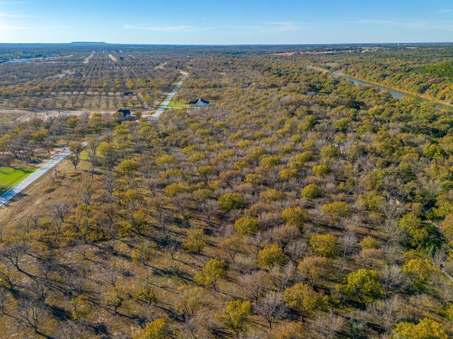 3030 E Landings N, Granbury, TX 76049