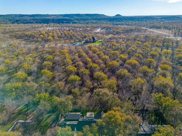 3030 E Landings N, Granbury, TX 76049