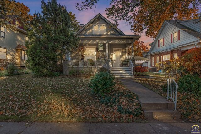 1216 SW College AVE, Topeka, KS 66604