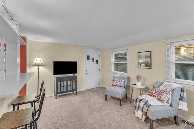 1216 SW College AVE, Topeka, KS 66604