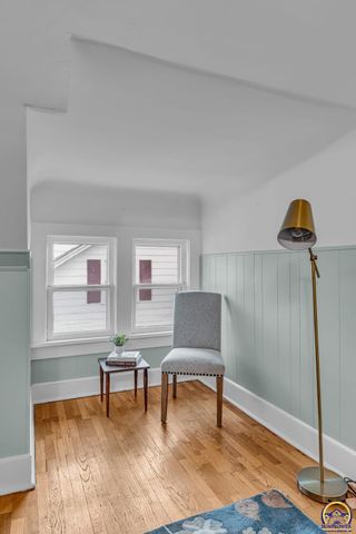 1216 SW College AVE, Topeka, KS 66604