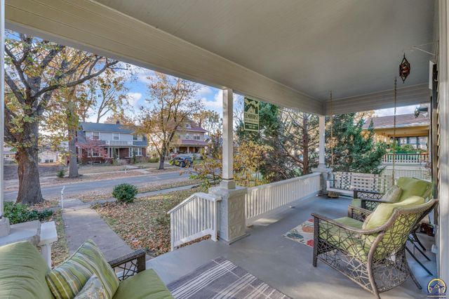 1216 SW College AVE, Topeka, KS 66604