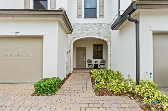 13071 SW 232nd Ln, Miami, FL 33170