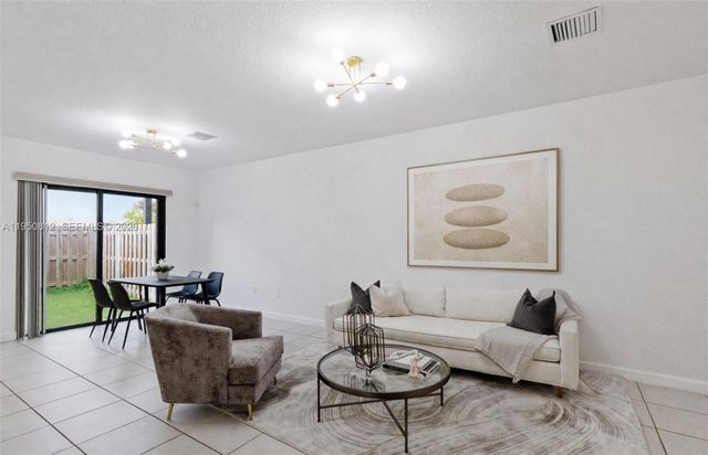 13071 SW 232nd Ln, Miami, FL 33170