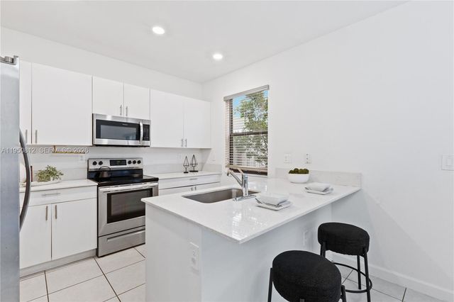 13071 SW 232nd Ln, Miami, FL 33170