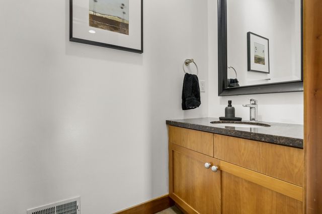 3248 Crestmoor Drive, Woodbury, MN 55125