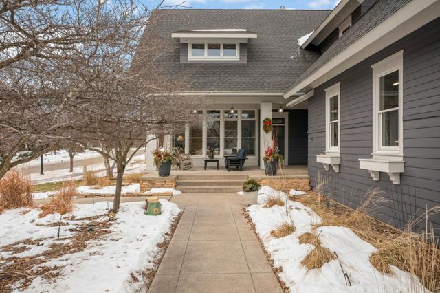 3248 Crestmoor Drive, Woodbury, MN 55125