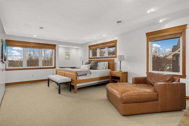 3248 Crestmoor Drive, Woodbury, MN 55125