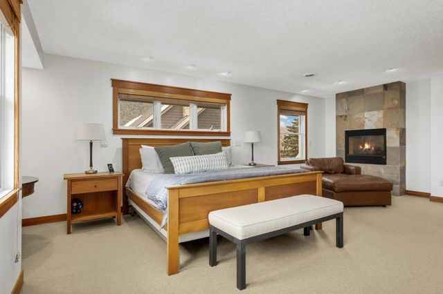 3248 Crestmoor Drive, Woodbury, MN 55125