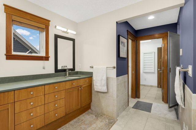 3248 Crestmoor Drive, Woodbury, MN 55125